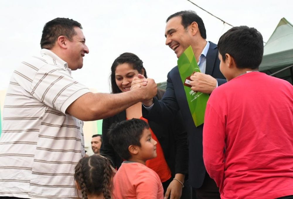 San Luis del Palmar: Valdés inauguró y anunció obras y entregó viviendas