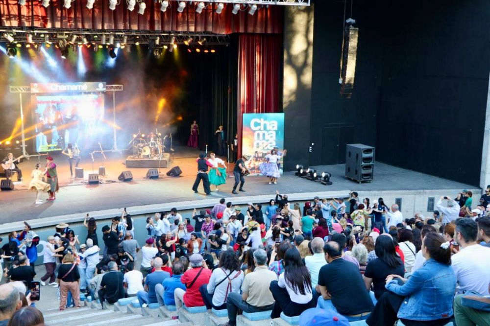 En un anfiteatro colmado en Buenos Aires se presentó al país la 34ª Fiesta Nacional del Chamamé