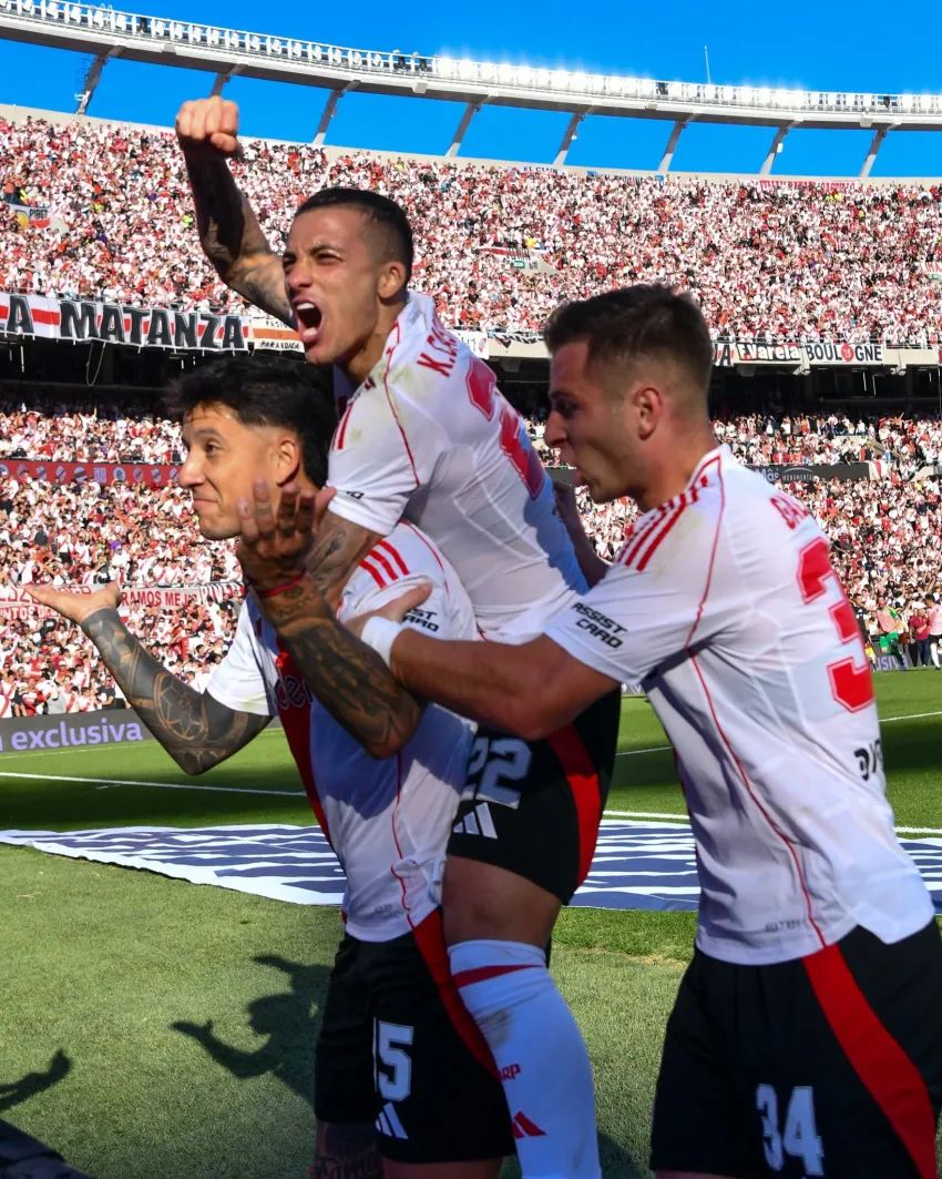 River hizo un poco más que Boca y festejó en un superclásico caliente