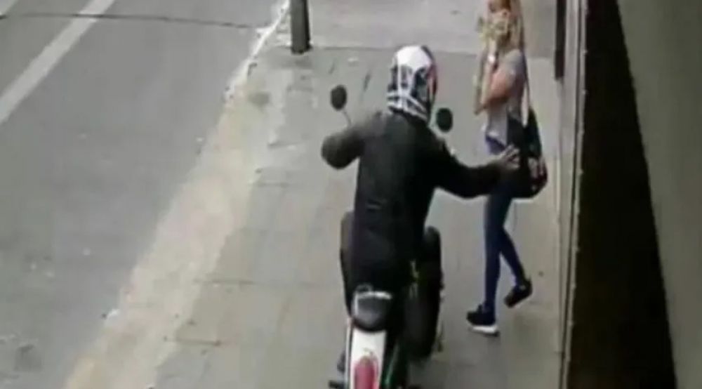 Una mujer que habia sufrido un arrebato en Corrientes falleció a causa de las heridas