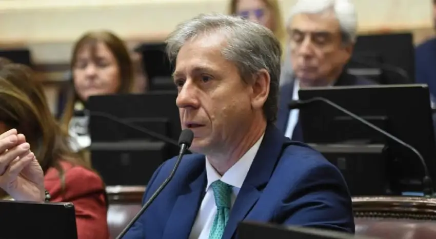 Eduardo Vischi: “Adorni no solo debe renunciar, sino que el Presidente debería sacarlo del cargo”